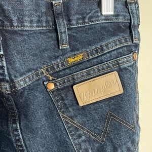 Wrangler medium wash jeans